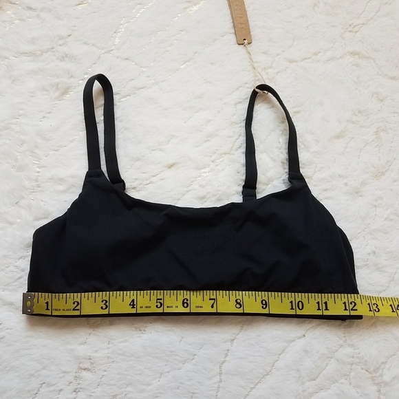 SKIMS Bralette & Underwear Set - Picture 6 of 9